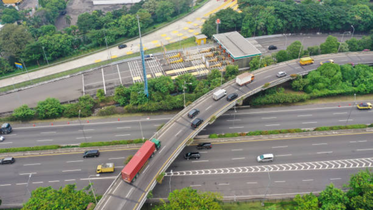 hyderabad metro phase 2 to begin soon, but fourth connectivity city corridor has to stop; know why?