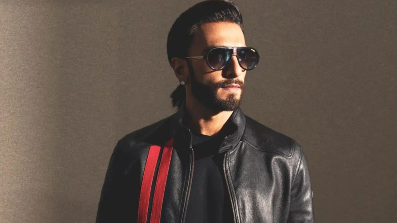 is don 3 on schedule? sources reveal why ranveer singh-farhan akhtar film is getting delayed