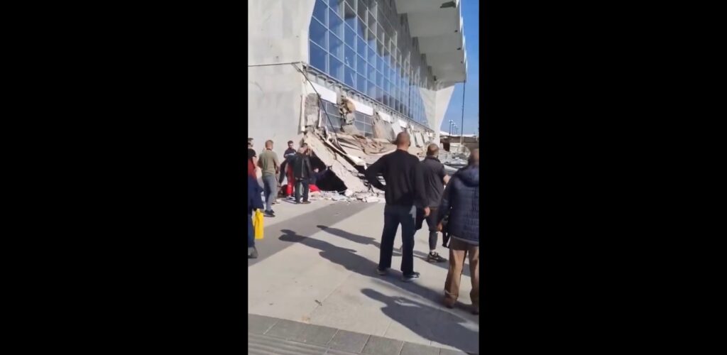 Several injured by outdoor roof collapse at Serbian train station