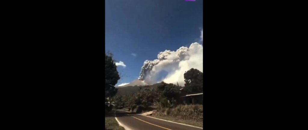 Indonesia volcano eruption kills 10, sets houses aflame