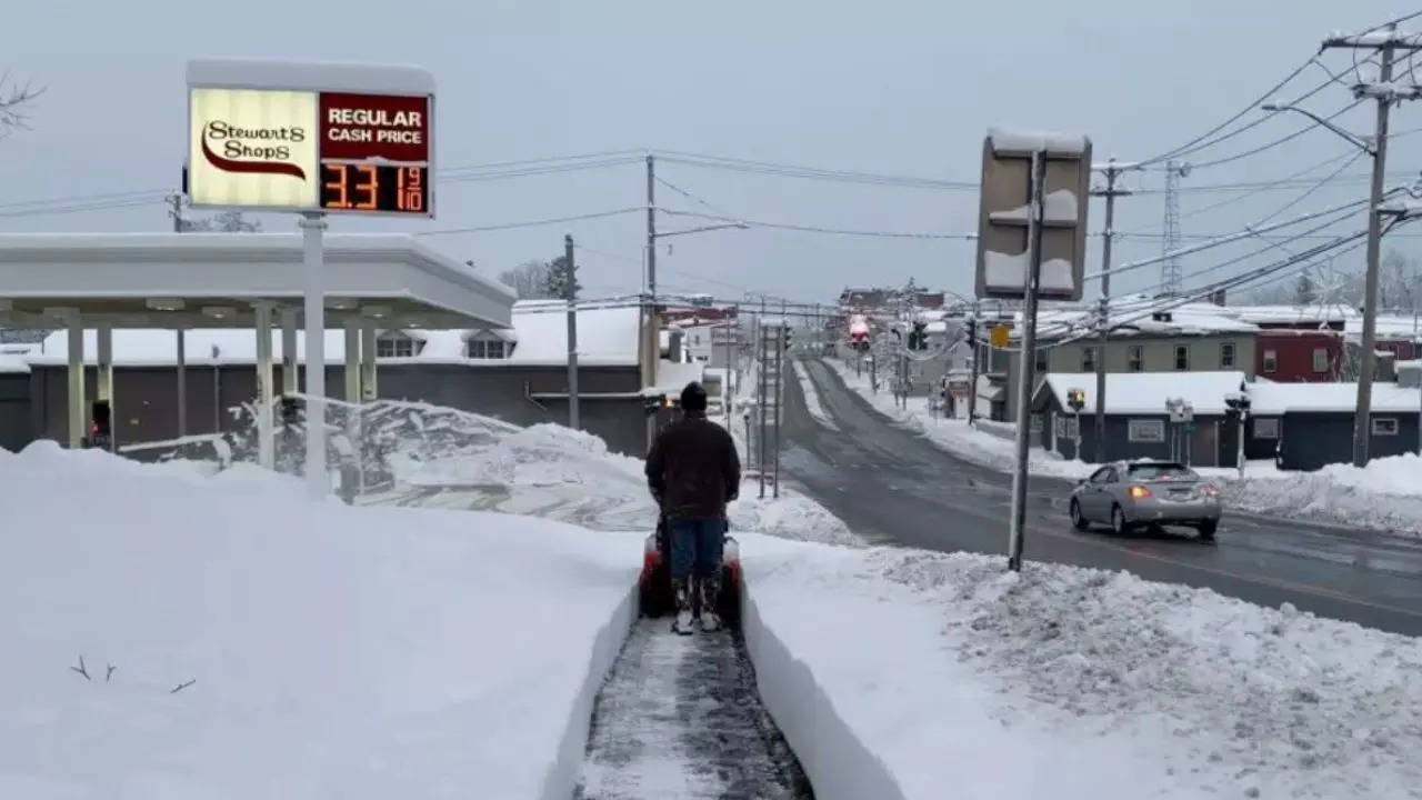 arctic blast leaves travelers stranded across us; shocking visuals go viral